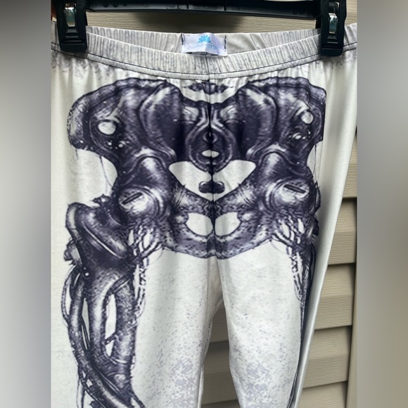 Skeleton Bones Leggings - Picture 3 of 8